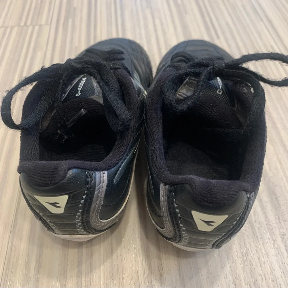 Child Diadora Soccer Cleats size 11.5 - Picture 2 of 4